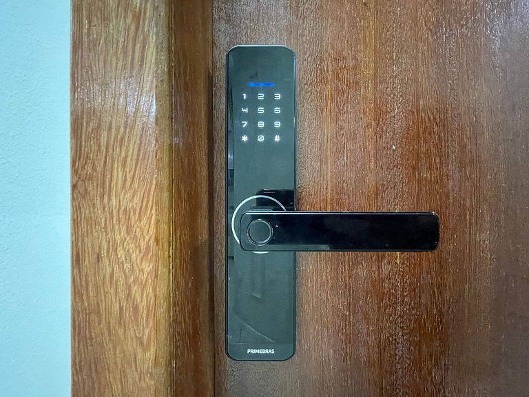 Suite Economica com Ar e Mesa para Dois