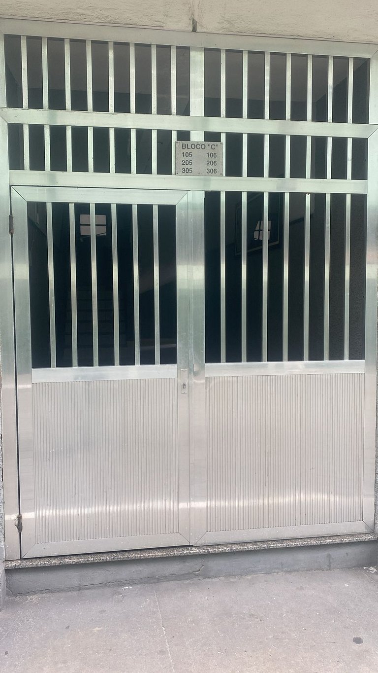 AP 5min andando da Praia do Forte c/ Garagem