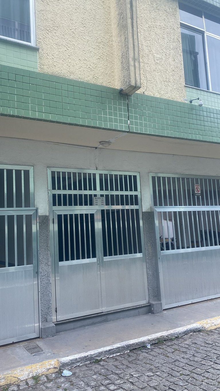 AP 5min andando da Praia do Forte c/ Garagem