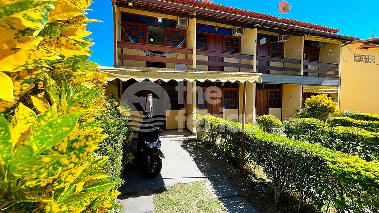 AP 2 qtos AC c/ piscina e churrasqueira em cond.