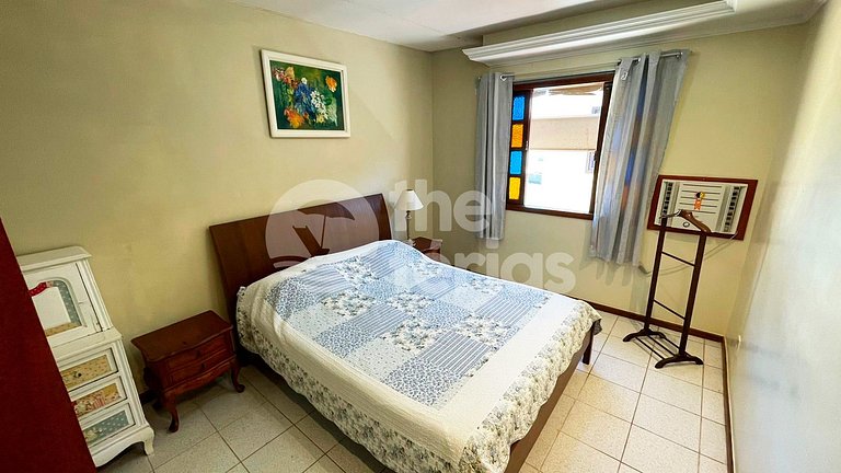 AP 2 qtos AC c/ piscina e churrasqueira em cond.