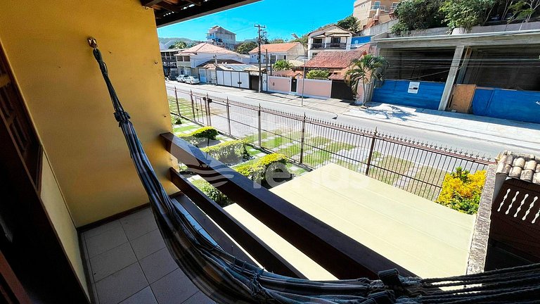 AP 2 qtos AC c/ piscina e churrasqueira em cond.