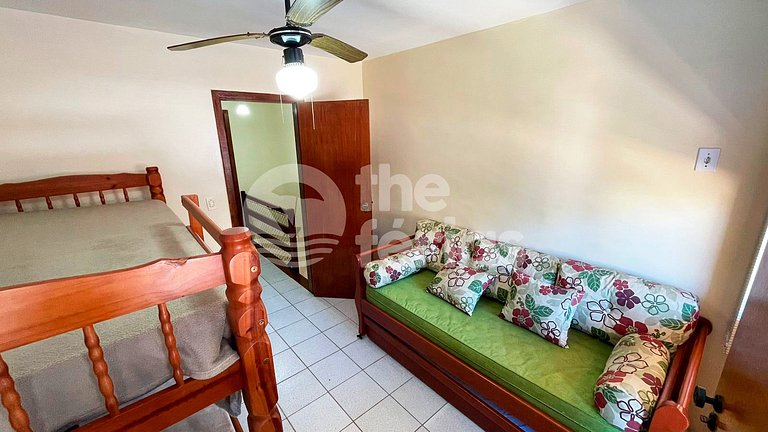 AP 2 qtos AC c/ piscina e churrasqueira em cond.