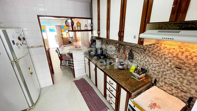 AP 2 qtos AC c/ piscina e churrasqueira em cond.