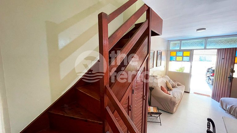 AP 2 qtos AC c/ piscina e churrasqueira em cond.