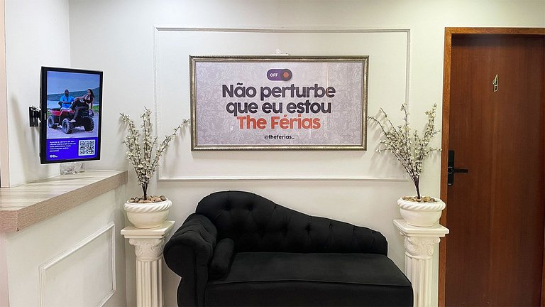 Suite Economica com Ar e Mesa para Dois