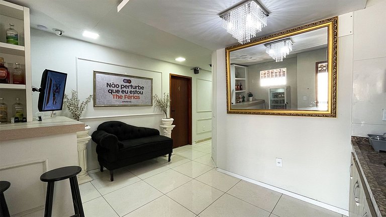 Suite Economica com Ar e Mesa para Dois