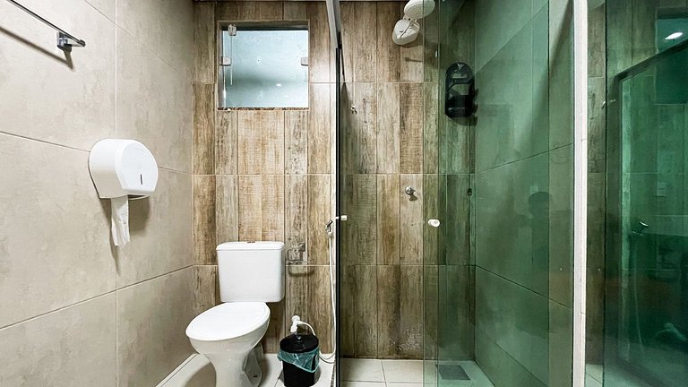 Suíte famíla WIFI frigobar e AC | @theferias_