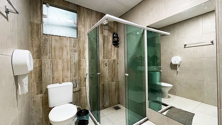 Suíte famíla WIFI frigobar e AC | @theferias_