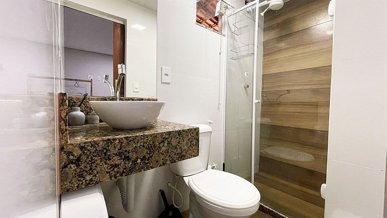 Suíte econômica c/ AC frigobar WIFI | @theferias_