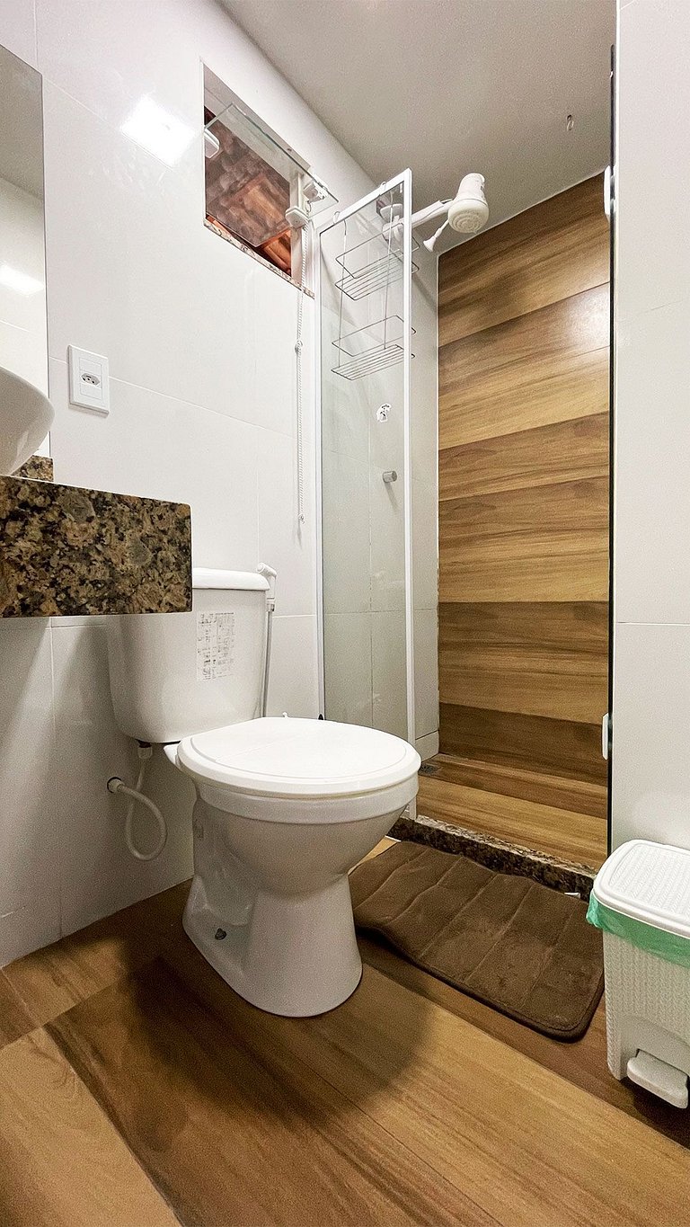 Suíte econômica c/ AC frigobar WIFI | @theferias_