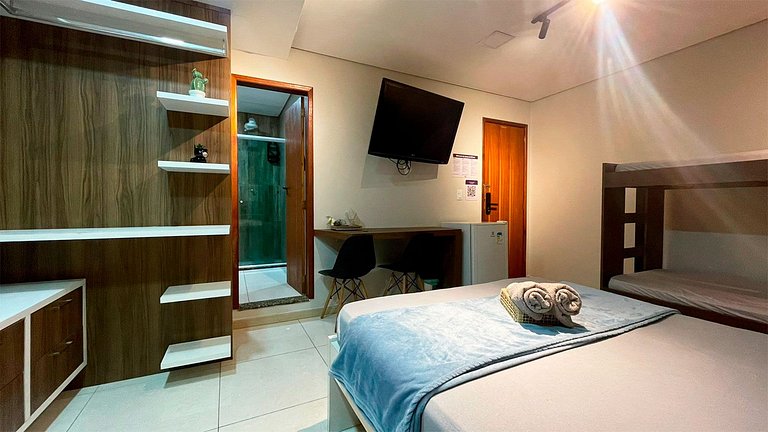 Suíte famíla WIFI frigobar e AC | @theferias_